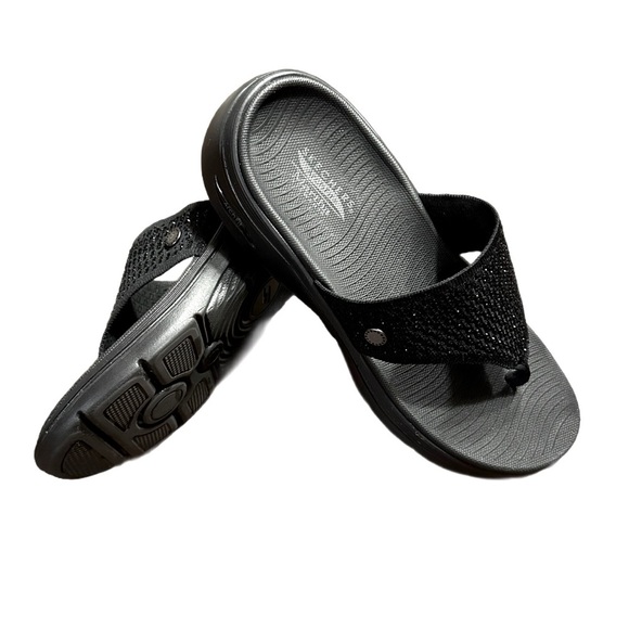 Women’s Skechers GO WALK - Martha Stewart Glittery Black Sandals - Size 8 - NWOT - Picture 11 of 11